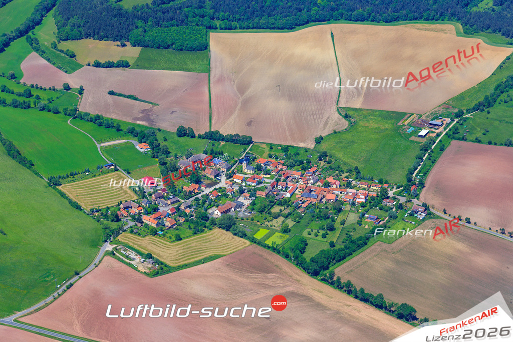 Die Luftaufnahme Rabis - Schloeben wurde vom UL-Flugzeug (keine Drohne) aus fotografiert.Hohe Druck- Auflösung-die Geschenkidee!