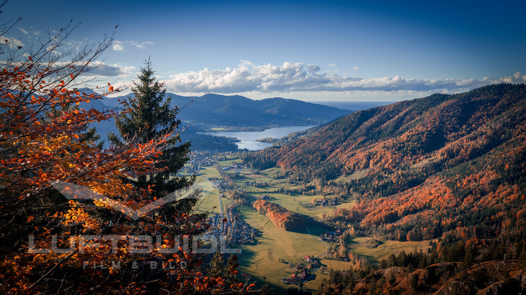 Das Rottachtal; H58 | Blick in das Rottachtal und gen Tegernsee von 500 m unterhalb des Fundorts des Georg "Girgl" Jennerwein, dem legendären Schlierseer Wildschütz. - Realisiert mit Pictrs.com