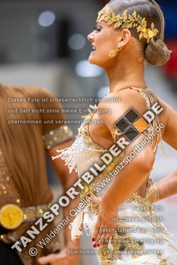 20260328-03494 | Hier finden Sie Tanz Bilder vom Latein und Standard Formationen tanzen. Sportbilder vom Tanzsport. Schöne Fotos und von Weltmeisterschaft, Europameisterschaft, Bundesliga, Regionalliga, Oberliga und Landesliga sowie von GOC Stuttgart, DanceComp, WM Bremen