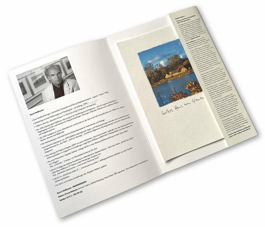 P_JC-Mappe-2013 | Kunstauftrag des Baustoffhandels JACOB CEMENT. Alle Mitarbeiter des Hauses (2013 waren es über 400 sowohl in der Zentrale als auch in den Niederlassungen in SH + MVP) erhalten als Geburtsgeschenk jeweils eine Künstlermappe - mit dem Inhalt einer limitierten Druckgrafik. __ Auftragskunst wird jedes Jahr neu ausgeschrieben. __ Bernt Hoffmann erhielt in den Jahren 2013 und 2014 mit ganz unterschiedlichen Bildmotiven jeweils einen solchen Kunstauftrag. __ Hinter dem Firmennamen JACOB CEMENT steht die Jacob Sönnichsen AG aus Flensburg. - Realisiert mit Pictrs.com