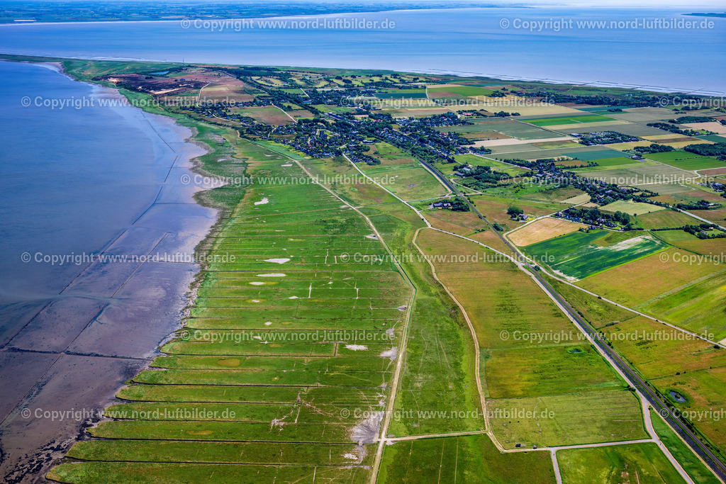 Sylt_Morsum_ELS_4346210625 | MORSUM 21.06.2025 Ortskern und Orts- Zentrum an der Meeres- Küste der Nordsee auf der Insel Sylt in Morsum im Bundesland Schleswig-Holstein. // Center on the seacoast of North Sea on Sylt Island in Morsum in the state Schleswig-Holstein. Foto: Martin Elsen