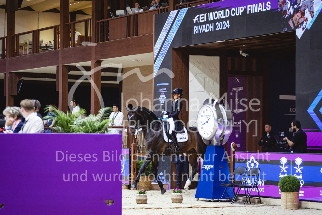 240417_Riyadh_Dressage-135 | Deine schönsten Turniermomente als professionelle Fotos! Entdecke hochwertige Pferdesport-Fotografie im Online-Shop. Jetzt Fotos finden & bestellen!