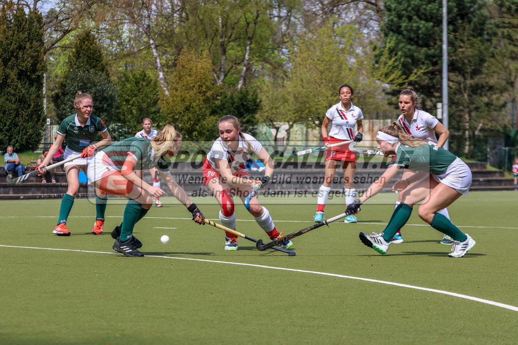 MJ_2023-04-22 - F - HTCU - TSV-35 | Wiebke Wahlster (TSV Mannheim #20) & Katharina Becker (Uhlenhorst Mülheim #5), Uhlenhorst Mülheim - TSV Mannheim am 22.4.2023 im Waldstadion, Mülheim a. d. Ruhr