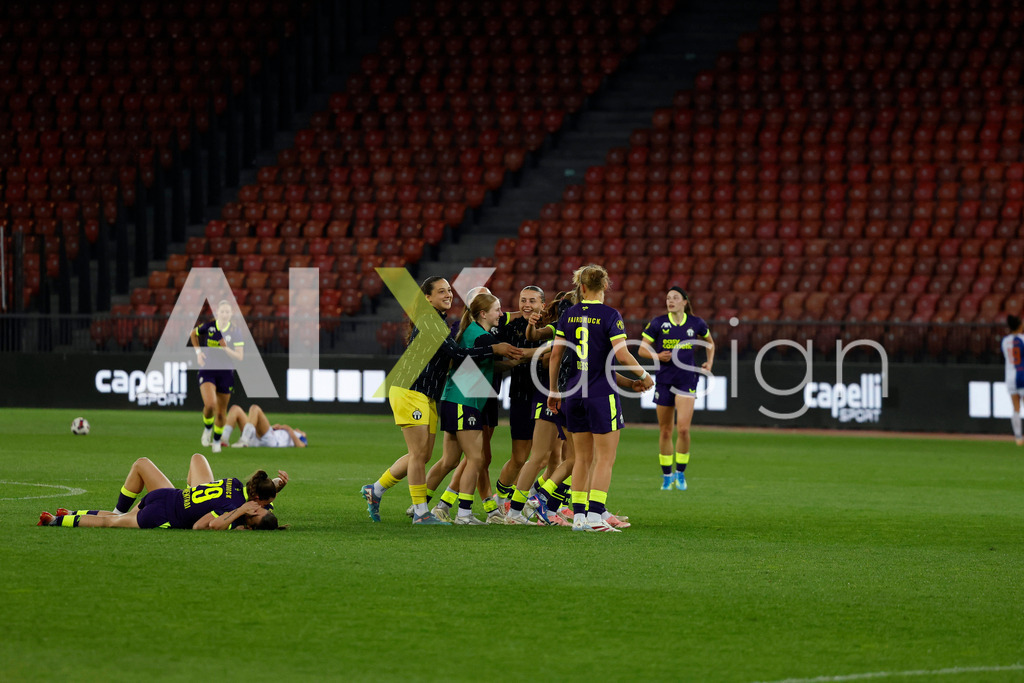 GC Zürich vs FC Zürich - AXA Women’s Super League Playoffs - Stadion Letzigrund | Celebrating after the AXA Women’s Super League Playoffs quarter-final second leg between GC Zürich and FC Zürich at Stadion Letzigrund, Zurich, Switzerland. - Realisiert mit Pictrs.com