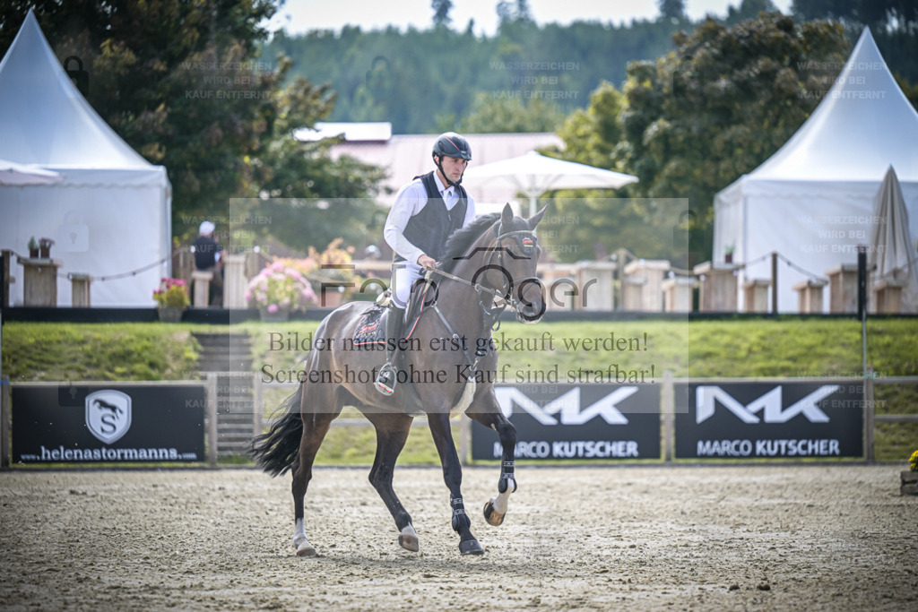 DOS_7415 | Entdecke hochwertige Reitturnierfotos von Foto Oger. Professionell, emotional und authentisch – jetzt Lieblingsmomente im Shop bestellen. - Realisiert mit Pictrs.com