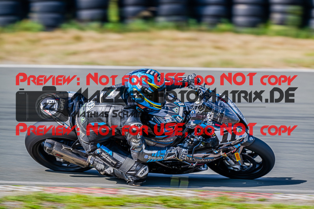 MaZZes_FotoMatrix_220722_7576 | IDM1000