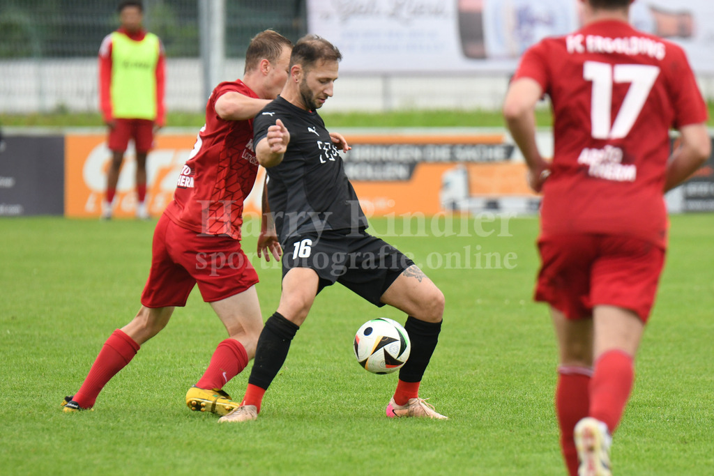 SpVgg Plattling : FC Ergolding | Dominik Czech (SpVgg Plattling) - Realisiert mit Pictrs.com