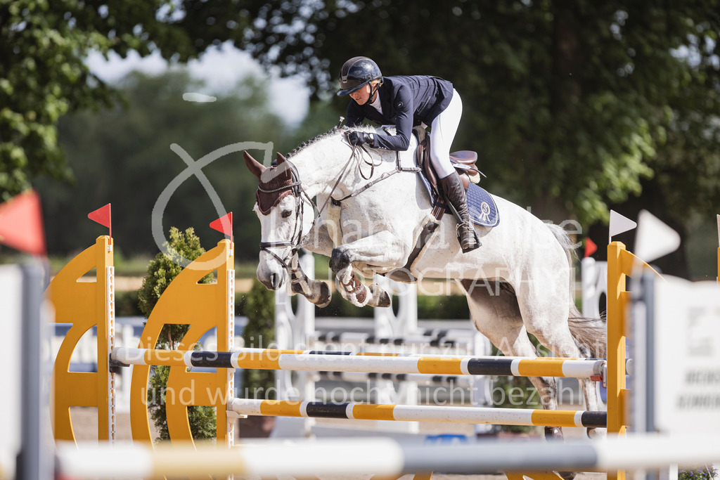 250506_Mühlen_SprPf-L2-458 | Deine schönsten Turniermomente als professionelle Fotos! Entdecke hochwertige Pferdesport-Fotografie im Online-Shop. Jetzt Fotos finden & bestellen!