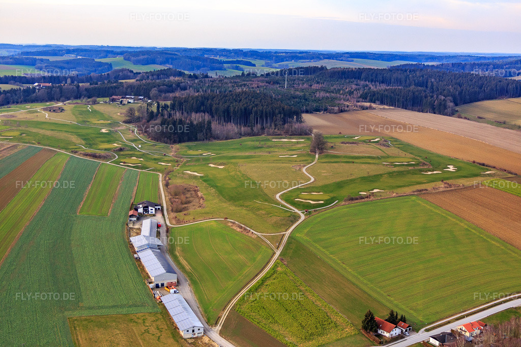 Luftbild: Bella Vista Golfpark in Bad Birnbach im Bundesland Bayern in Deutschland. – Foto: IMG_085578.jpg vom 31.12.2015 durch Werner Riehm/FLY-FOTO.de – Auflösung des Originals: 5472 x 3648 px – Bella Vista Golfpark | Bad Birnbach