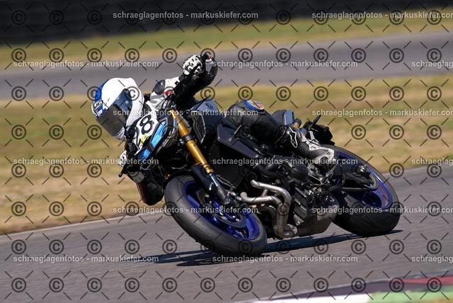 26bt04-2095 | markuskiefer.com - Realisiert mit Pictrs.com