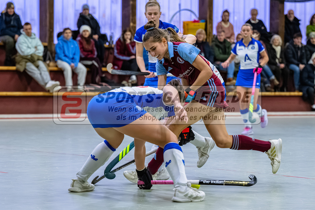 SM_20260110-DZ9_9496 | 1.Bundesliga Hallenhockey  (W) UHC - GTHGC / 7:4 (4:3)