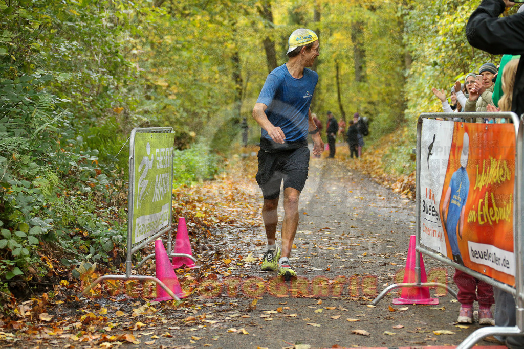 251026_1151_EX1_9739 | Sportfotografie im Rhein-Sieg Kreis, Köln, Bonn, NRW, Rheinland Pfalz, Hessen, etc. Unser Tätigkeitsfeld umfasst den Laufsport vom Volkslauf über den Marathon, Duathlon, Triathon bis zum Ultralauf wie Kölnpfad Ultra oder Schindertrail.