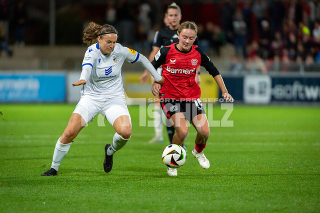 20241007NSZ_0303 | Zweikampf Hannah Mesch (Carl Zeiss Jena,No.11) und Sofie Zdebel (Bayer Leverkusen,No.16)DEU, Leverkusen, 07.10.2024 Fußball, Frauen, Google Pixel Frauen-Bundesliga, Saison 2024/2025, 5. Spieltag, Bayer 04 Leverkusen - FC Carl Zeiss JenaDIE DFB-RICHTLINIEN UNTERSAGEN JEGLICHE NUTZUNG VON FOTOS ALS SEQUENZBILDER UND/ODER VIDEOÄHNLICHE FOTOSTRECKEN - Realisiert mit Pictrs.com
