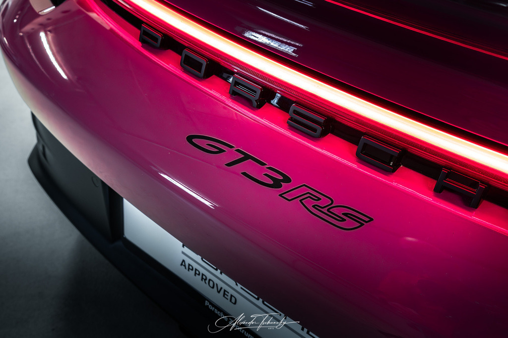 911 GT3 RS Sternrubin Neo | Entdecken Sie die faszinierende Welt von Alexander Tschuncky Arts: Kreative Fotografie, atemberaubende Automobilkunst und hochwertiger Bilderdruck. Lassen Sie sich inspirieren! - Realisiert mit Pictrs.com