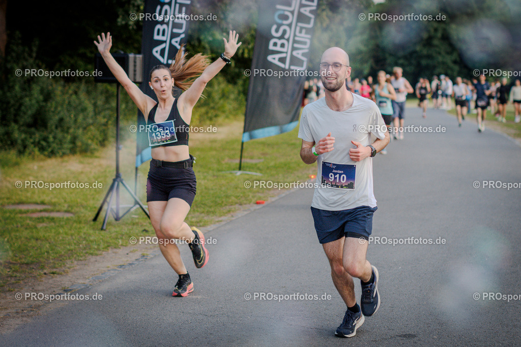 Sparda-Bank Nachtlauf Bonn; Bonn, 18.06.2025 | Impressionen vom Sparda-Bank Nachtlauf Bonn am 18.06.2025 in Bonn (Nordrhein-Westfalen). 