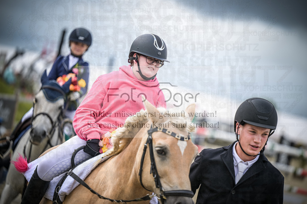 DOS_0532 | Entdecke hochwertige Reitturnierfotos von Foto Oger. Professionell, emotional und authentisch – jetzt Lieblingsmomente im Shop bestellen.Deutschlandweite Turnierfotografie. - Realisiert mit Pictrs.com