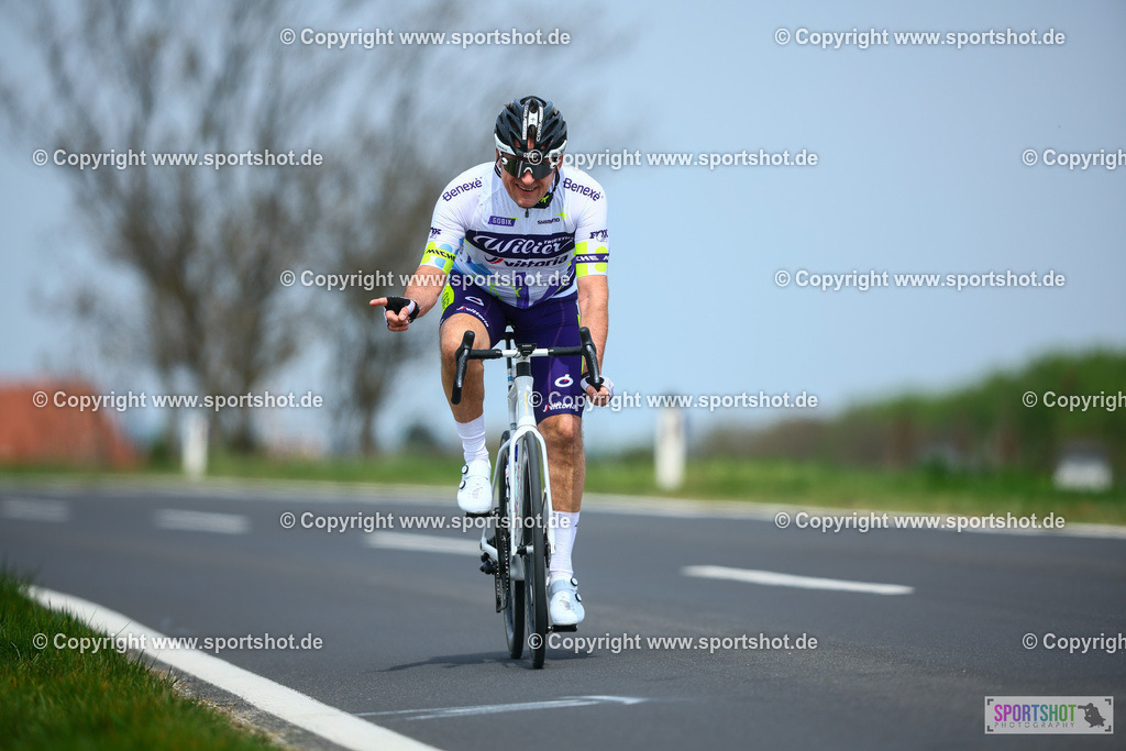 422_TRA56557 | Neusiedlersee Radmarathon 2026@sportshot_your_pictrs #yourpictures#roadtowm2029 #nrm #neusiedlerseeradmarathon #neusiedlersee #neusiedlerseetourismus #burgenland #mörbisch #nrm26 #burgenlandtourismus #voglundco #poweredbyburgenlandtourismus #radsport #rad #marathon #ucigranfondo #visitburgenland #ucigranfondoworldseries