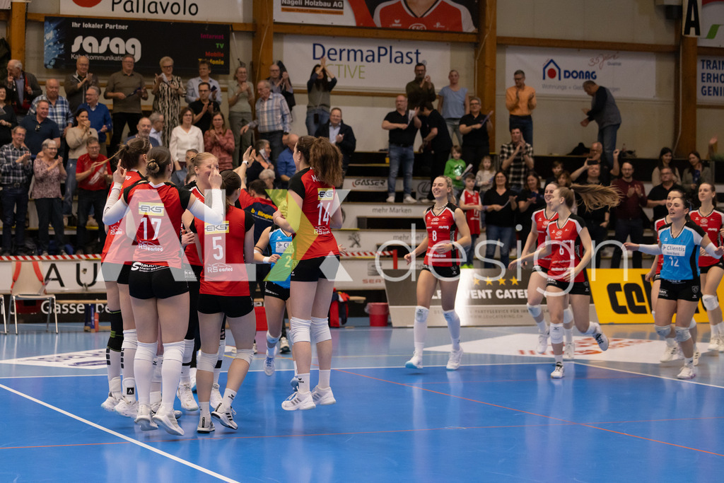 Volleyball I Frauen I Saison 2025-2026 I Volleyball NLA | Women I 1/2 Finals I  VC Kanti Schaffhausen - Sm'Aesch Pfeffingen I 07.03.2026 | VC Kanti Schaffhausen Jubel - Realisiert mit Pictrs.com