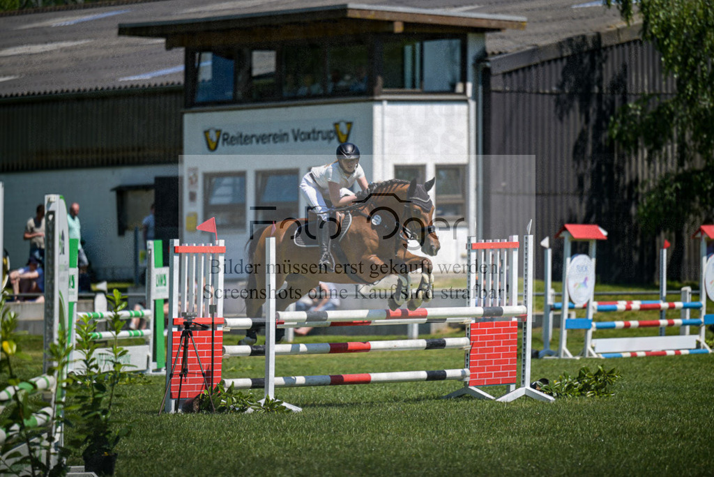 Reitturnier Voxtrup | Entdecke hochwertige Reitturnierfotos von Foto Oger. Professionell, emotional und authentisch – jetzt Lieblingsmomente im Shop bestellen.Deutschlandweite Turnierfotografie. - Realisiert mit Pictrs.com
