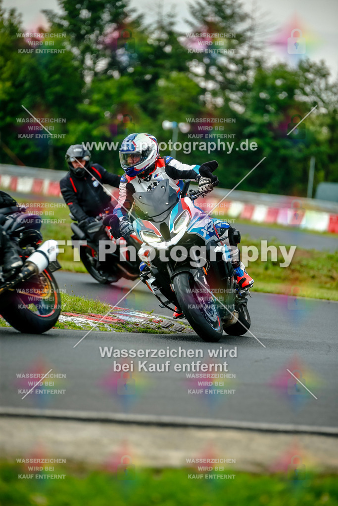 VBK-3818 | Hier findet Ihr Bilder von Touristenfahrten auf der Nürburgring Nordschleife oder von anderen Veranstaltungen die ich besucht habe. Viel Spass beim Durch Schauen 
