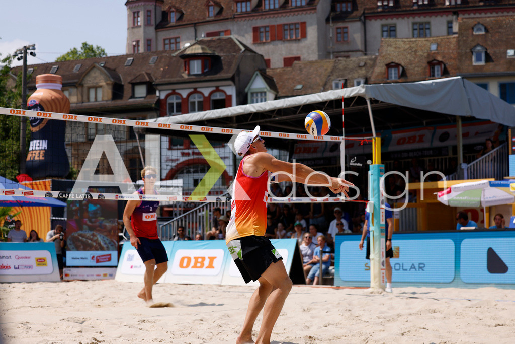 Obi BeachTour 2026 - Basel | BASEL, SWITZERLAND - JULY 19: LAURENZ LEITNER (AUT) during the Obi BeachTour 2026 match between LEITNER / KINDL (AUT) and BREER / KÄLIN (SUI) at Barfüsserplatz on July 19, 2026 in Basel, Switzerland. - Realisiert mit Pictrs.com