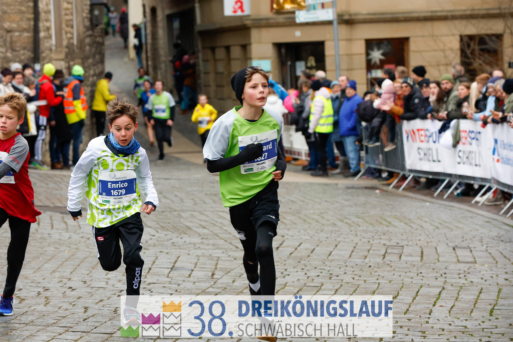 1700m Stadtwerke Jugendlauf | 3 Koenigslauf 2024 1700m Stadtwerke Jugendlauf - Realisiert mit Pictrs.com