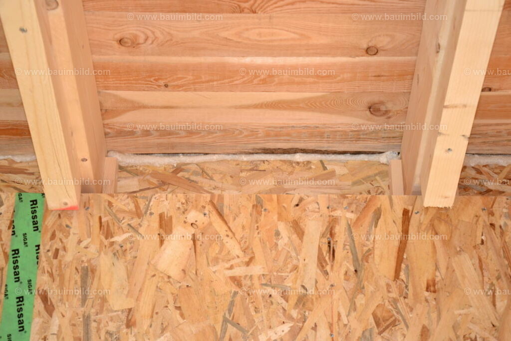 bib-lg09-holzbau-0208 | Nach LV-Leistungsgruppen sortierte Detailfotos über den Bau eines Hauses. Alle Hausbau-Bilder direkt vom Urheber und Autor der Website Haus-Selber-Bauen.com