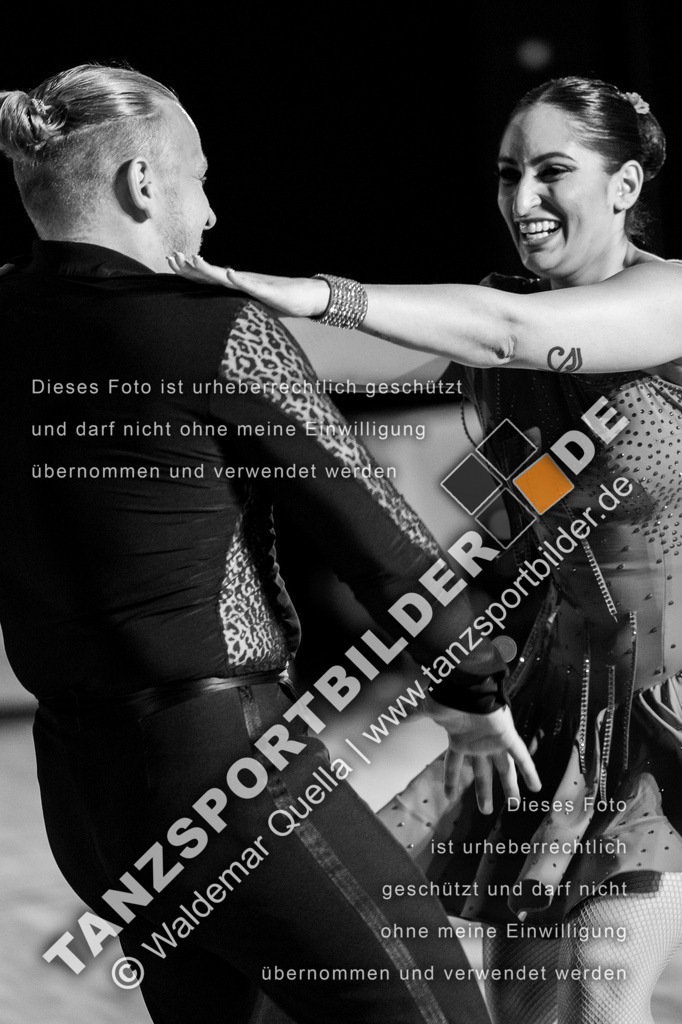 20250503-01061 | Hier finden Sie Tanz Bilder vom Latein und Standard Formationen tanzen. Sportbilder vom Tanzsport. Schöne Fotos und von Weltmeisterschaft, Europameisterschaft, Bundesliga, Regionalliga, Oberliga und Landesliga sowie von GOC Stuttgart, DanceComp, WM Bremen