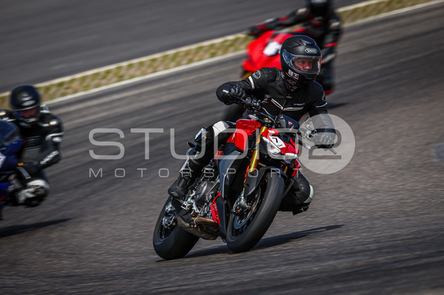 0007-250723NR-001_7 | Deine Full-Service-Agentur für ✔️Videoproduktionen und ✔️Motorsportfotografie Jetzt Angebot anfragen!