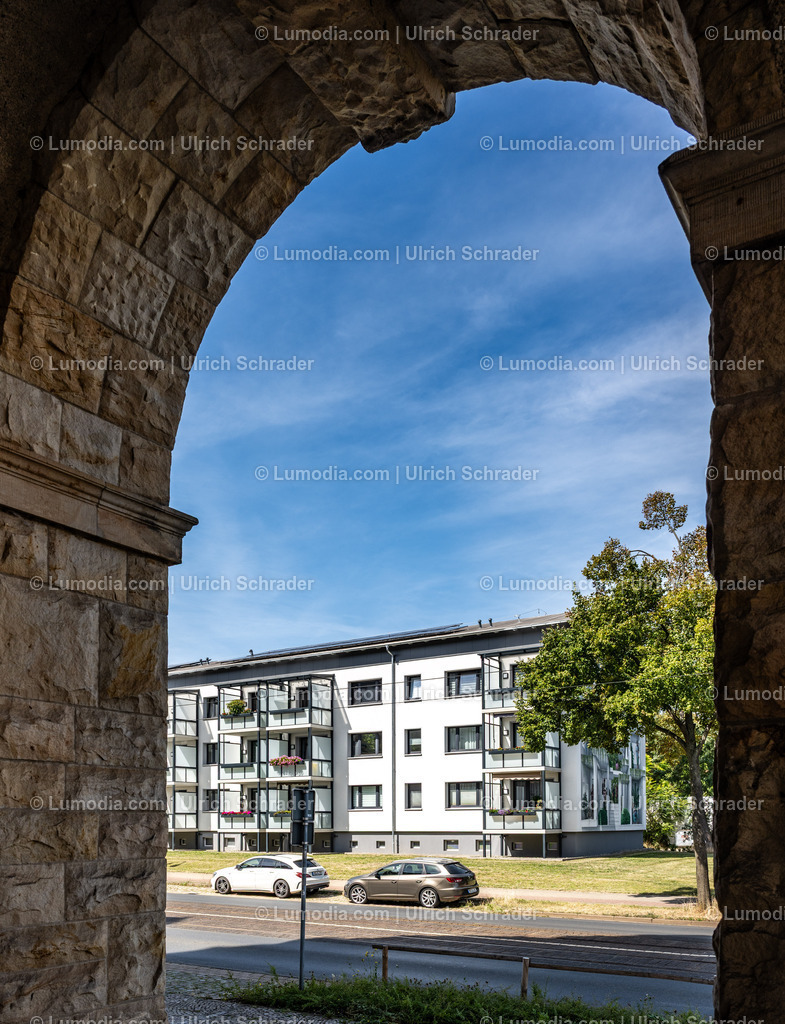 10049-14200 - Umbau von Plattenbauten in Halberstadt | Stockfoto und Bilderpool mit Bildmaterial aus Deutschland, dem Harz, Halberstadt, Quedlinburg, Wernigerode und weltweit. Qualitativ hochwertige und professionelle Fotos anschauen und kaufen. - Realisiert mit Pictrs.com