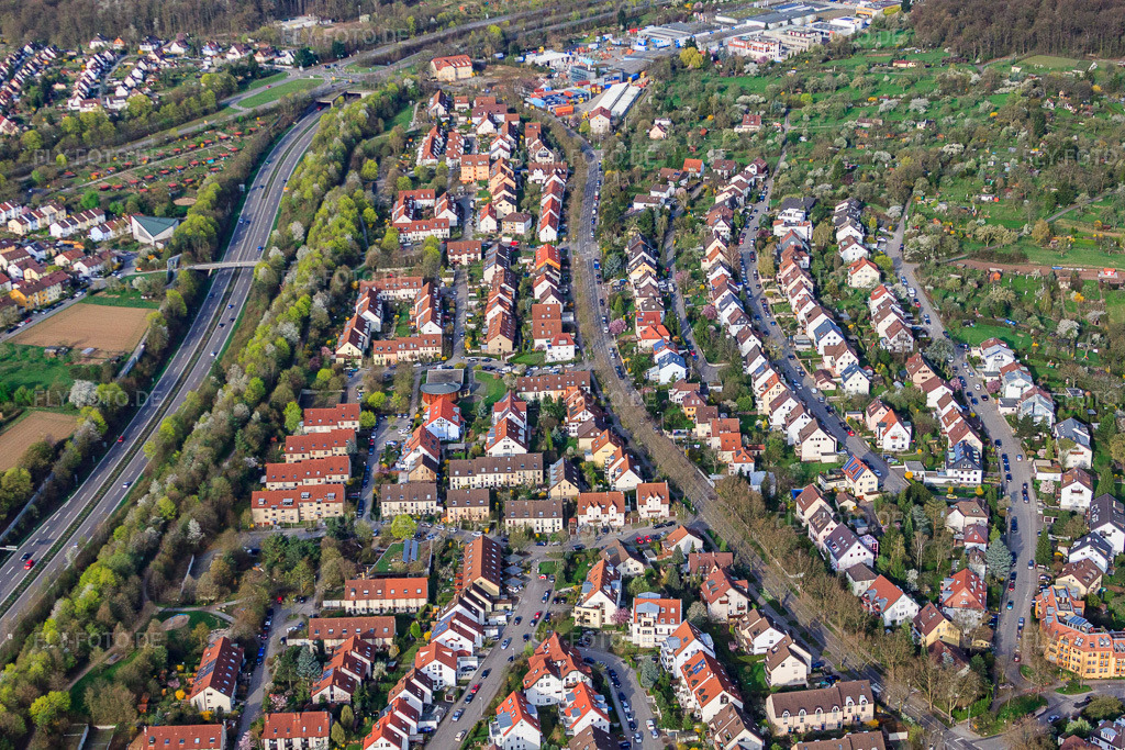 Luftbild: Korntaler Straße im Ortsteil Stammheim in Stuttgart im Bundesland Baden-Württemberg in Deutschland. Foto: IMG_39287.jpg vom 03.04.2011 durch Werner Riehm/FLY-FOTO.deAuflösung des Originals: 4752 x 3168 px