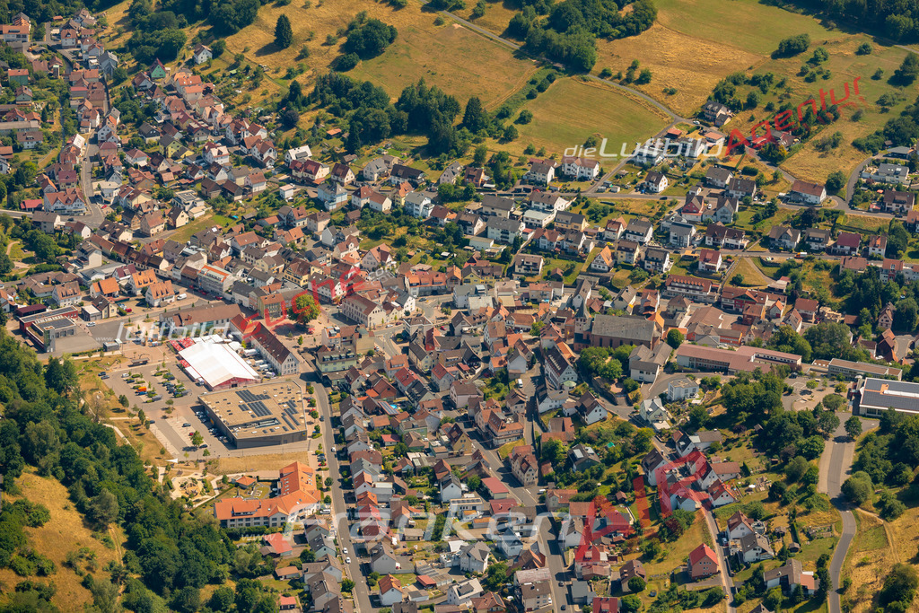 frammersbach-ohne-drohne-aufnahme-1153-2023 | Das Luftbild zeigt :  Frammersbach - Die Luftaufnahme wurde 2023 vom UL-Flugzeug aus erstellt ( keine Drohne ) - 
Hochauflösende Luftaufnahme - Für grossformatige Ausdrucke geeignet. Die Geschenkidee !
Mit Lizenz und Bildrechte bestellbar