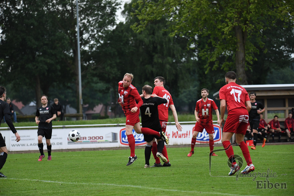 SVE Wiefelstede-TV Metjendorf | Herren Kreisliga; SVE Wiefelstede (schwarz)-TV Metjendorf (rot) am 31.05.2024; in Wiefelstede (Am Breeden), Photo: Philip Eiben 2024 - Realisiert mit Pictrs.com