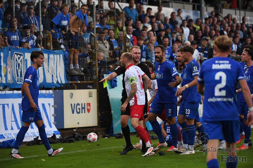 SV Meppen-VfB Lübeck | Herren Regionalliga Nord; SV Meppen (blau)-VfB Lübeck (weiß) am 01.08.2025 in Meppen (Hänsch-Arena), Photo: Philip Eiben 2025 - Realisiert mit Pictrs.com