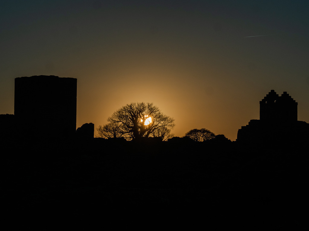 Sonnenuntergang vor Hammerhus | Sonmnenuntergang vor Hammerhus auf Bornholm, Dänemark - Realisiert mit Pictrs.com