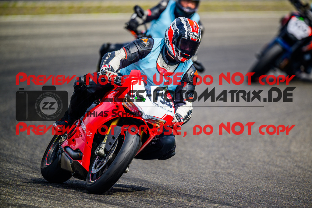 MaZZes_FotoMatrix_240717_6007705_5750 | INST