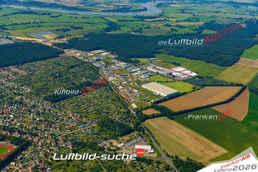 Bild der Stadt Wittenberge - Die Luftaufnahme wurde 2025 vom UL-Flugzeug heraus erstellt ( keine Drohne ) - Hochauflösende Luftaufnahme - für professionelle Ausdrucke geeignet. Die Geschenkidee !Hier alle&nbsp;Infos zur Lizenzierung der LuftaufnahmeWir fliegen auch dieses Jahr wieder in Ihre Region um Luftbilder zu erstellen.- Luftbild anfragen