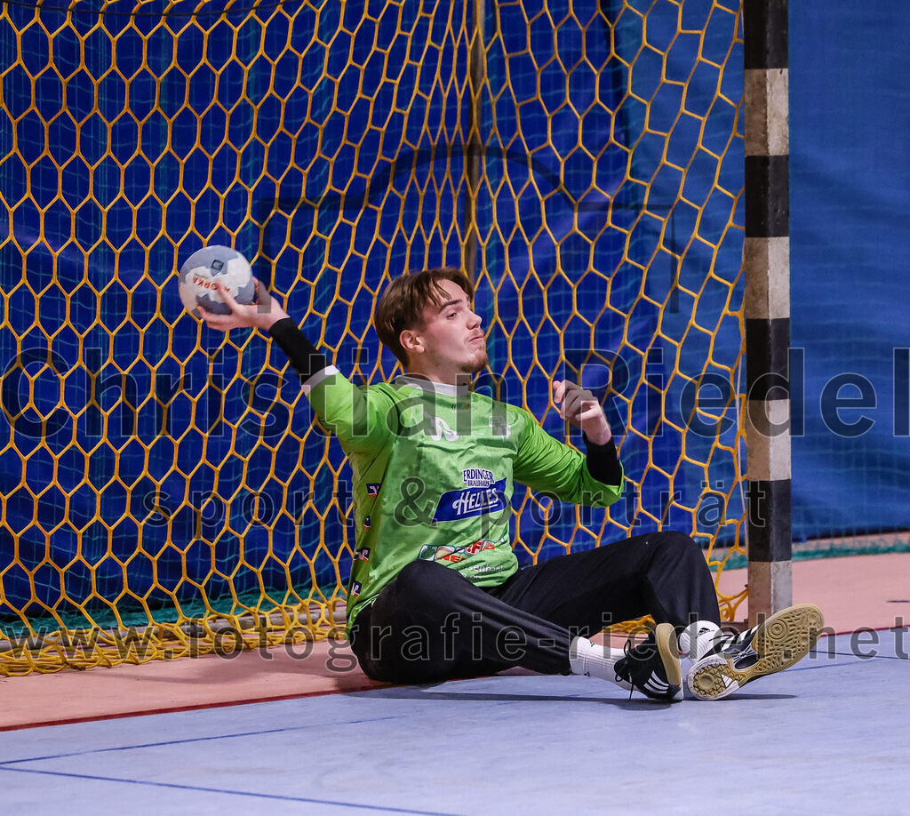 2024-11-09_091_SpVgg_Altenerding_gegen_TV_Altoetting | Erding, Deutschland, 09.11.2024:Handball, Bezirksoberliga Männer 2024 / 2025, 6. Spieltag, SpVgg Altenerding gegen TV Altötting, Endergebnis: 26:22Torwart Jannik Fleps (SpVgg Altenerding, #33)Foto: Christian Riedel / fotografie-riedel.net
