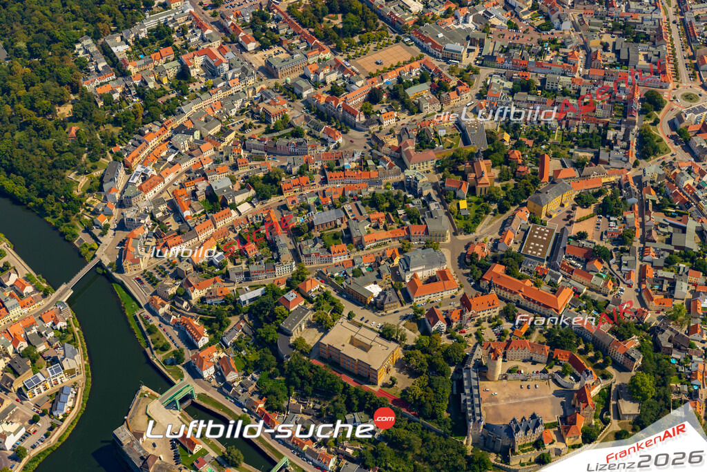Bergstadt Bernburg Bild- Das Luftbild wurde 2025 vom UL-Flugzeug heraus erstellt ( keine Drohne bzw. Drohnenaufnahme ) - Hochauflösende Luftaufnahme -Nicht vergleichbar mit Google Maps oder Satelittenbilder- Die Geschenkidee !Mit Lizenz und Bildrechte bestellbar - CC