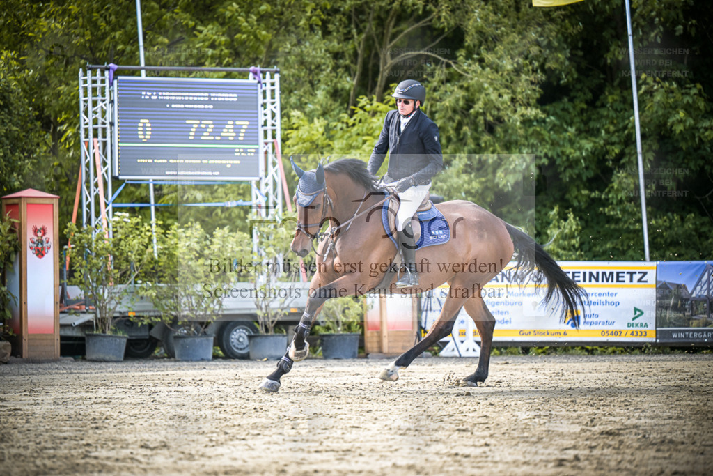 DOS_8170 | Entdecke hochwertige Reitturnierfotos von Foto Oger. Professionell, emotional und authentisch – jetzt Lieblingsmomente im Shop bestellen. - Realisiert mit Pictrs.com