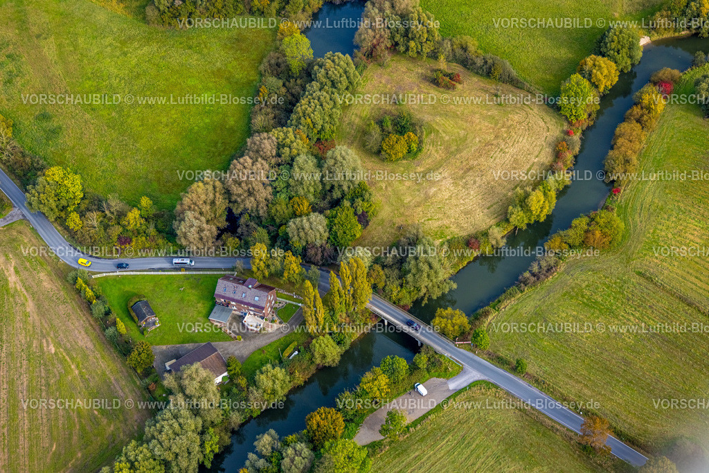 Hamm241015084 | Luftbild, Fluss Lippe mit Brücke Haarener Weg, Fluss Lippemäander und Haarener Lippeaue, Wohnhaus und Wiesen und Felder mit herbstlichen Bäumen und Farben, Uentrop, Hamm, Ruhrgebiet, Nordrhein-Westfalen, Deutschland