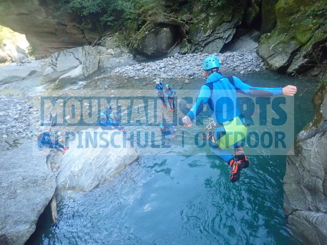 P9210107 | Bestelle die Bilder deines Berg- oder Wasser-Abenteuers mit Mountain Sports bequem von zu Hause aus direkt über unseren Online Fotoshop von pictrs.com. - Realisiert mit Pictrs.com
