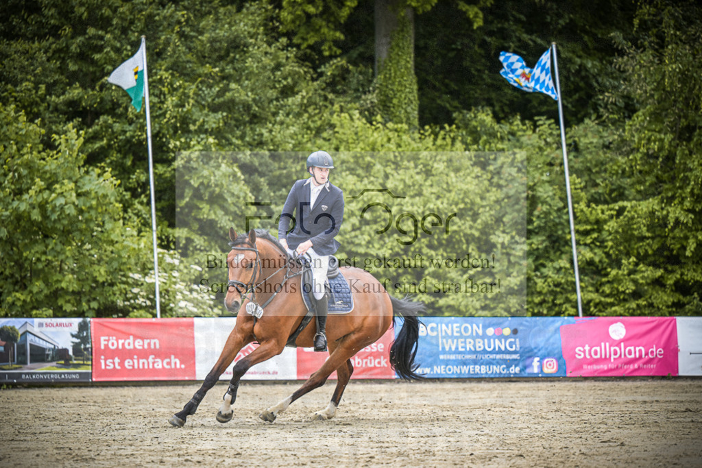 DOS_6982 | Entdecke hochwertige Reitturnierfotos von Foto Oger. Professionell, emotional und authentisch – jetzt Lieblingsmomente im Shop bestellen.Deutschlandweite Turnierfotografie. - Realisiert mit Pictrs.com