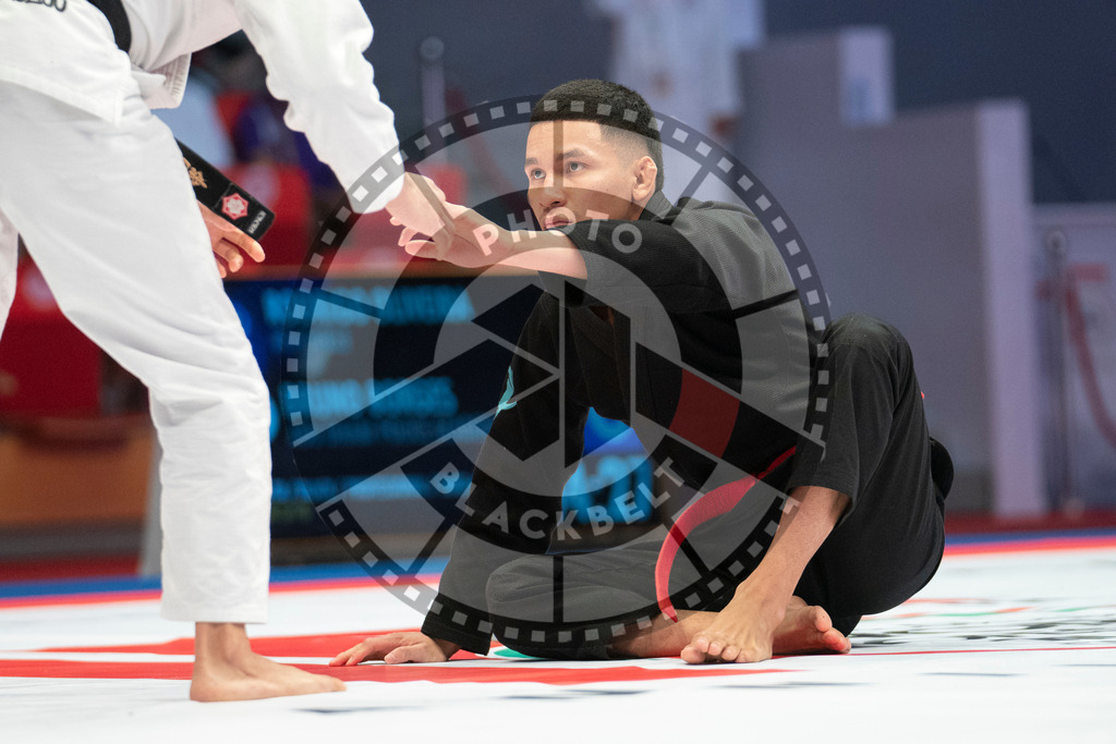 20231108PBB1001 | Fighters compete during the AJP World Professional Championship in the Mubadala Arena in Abu Dhabi, Arab United Emirates, on November 8, 2023.