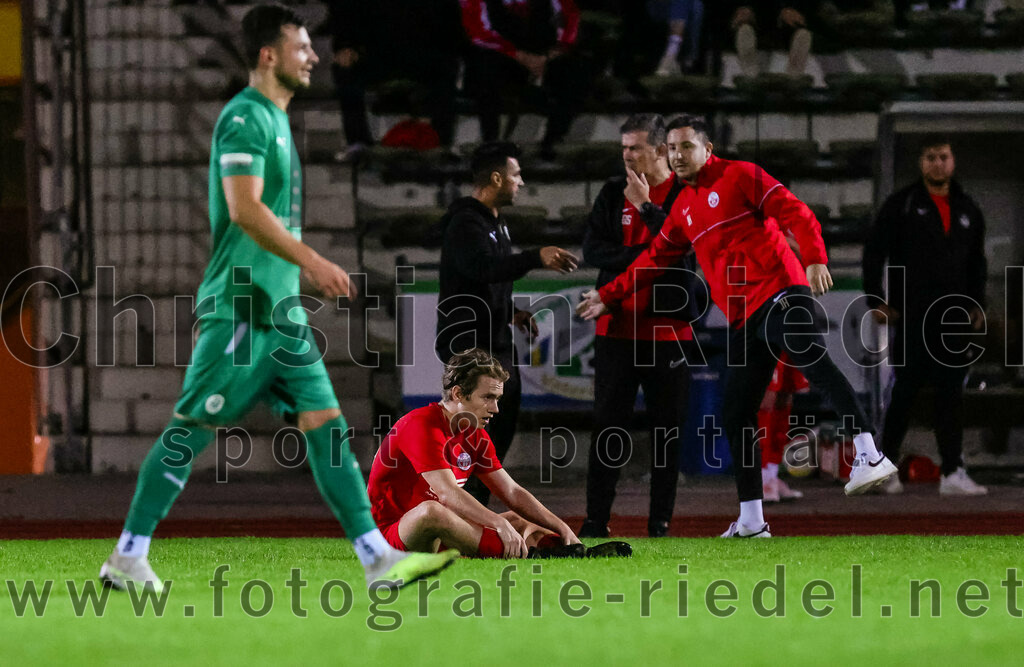 2023-09-01_092_SC_Baldham-Vaterstetten_gegen_TSV_1877_Ebersberg | Vaterstetten, Deutschland, 01.09.2023:
Fußball, Kreisliga 2023 / 2024, 3. Spieltag, SC Baldham-Vaterstetten gegen TSV 1877 Ebersberg, Ergebnis: 1:2

Nelson Rook (SC Baldham-Vaterstetten, #25)

Foto: Christian Riedel / fotografie-riedel.net