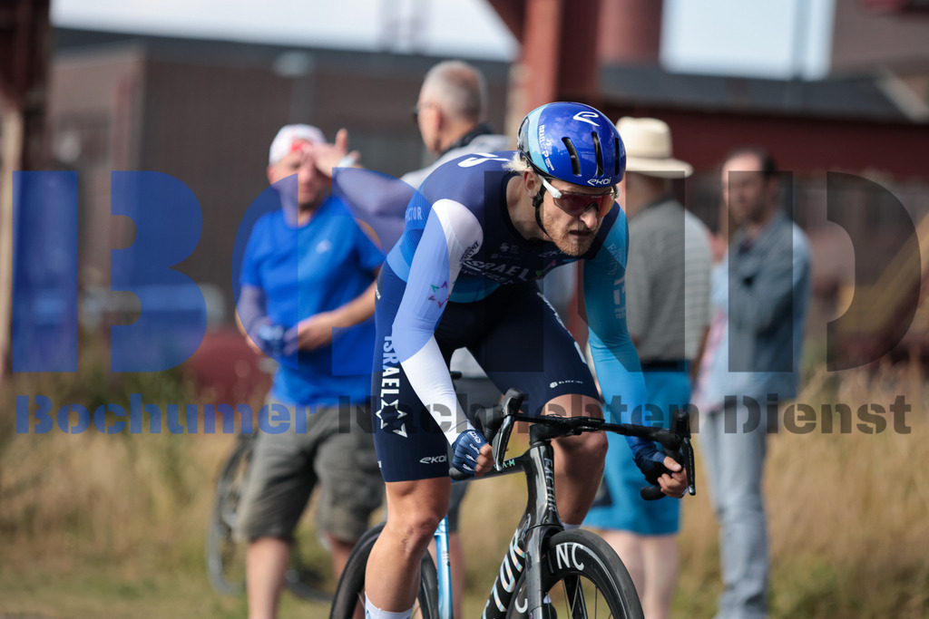 SES_DEUTOU20250820-136 | bond - Realisiert mit Pictrs.com