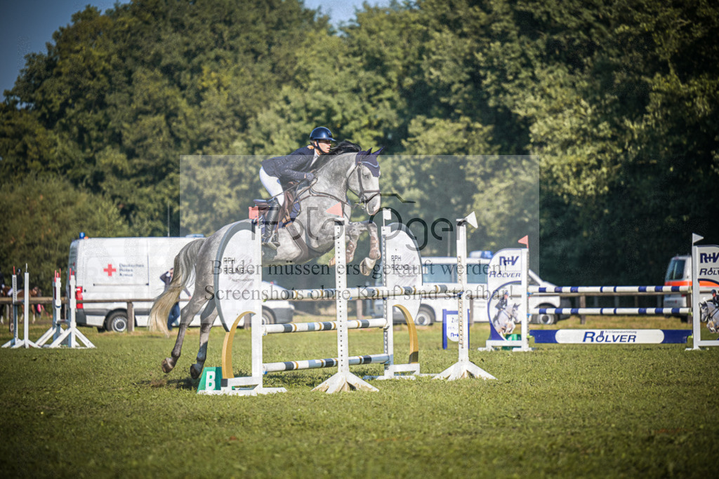 DOS_1171 | Entdecke hochwertige Reitturnierfotos von Foto Oger. Professionell, emotional und authentisch – jetzt Lieblingsmomente im Shop bestellen.Deutschlandweite Turnierfotografie. - Realisiert mit Pictrs.com