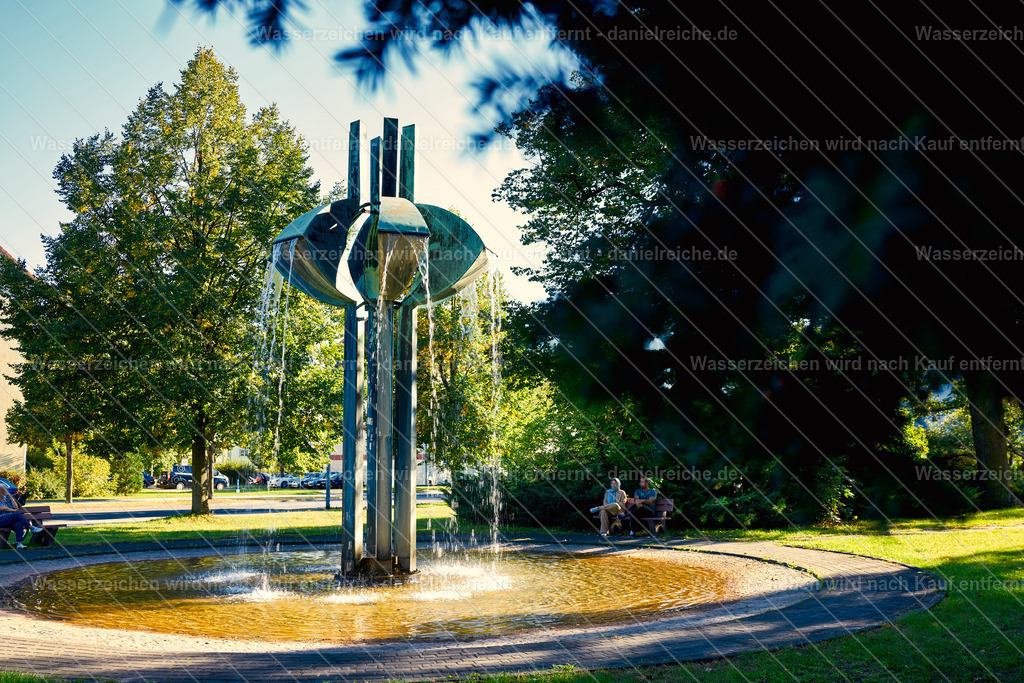 Grüner Saum Hoyerswerda - ZDF-Brunnen | Grüner Saum Hoyerswerda - ZDF-Brunnen - Realisiert mit Pictrs.com