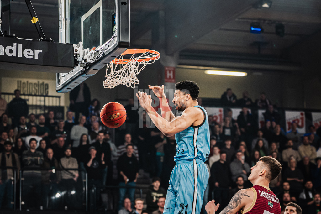 Basketball | Männer | Saison 2024/2025 | BKT EuroCup | Veolia Towers Hamburg vs. 7Bet-Lietkabelis Panevezys | 21.01.2025 | Jordan Barnett (#21, Veolia Towers Hamburg)