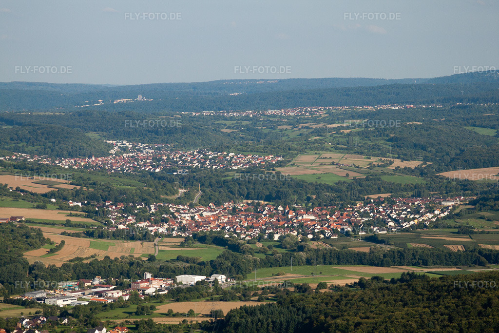 Luftbild: Ortsansicht aus Nordwesten im Ortsteil Ellmendingen in Keltern im Bundesland Baden-Württemberg in Deutschland. Foto: IMG_32398.jpg vom 21.08.2010 durch Werner Riehm/FLY-FOTO.de